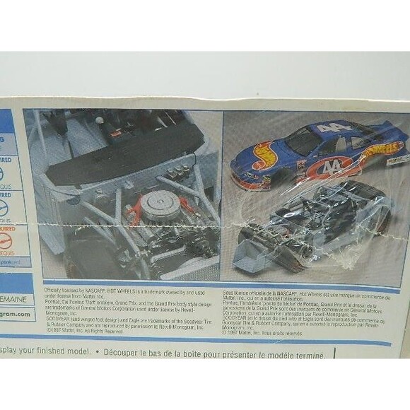 Revell Monogram 1998 Hot Wheelsl #44 Kyle Petty Pontiac Grand Prix Sealed - Picture 9 of 9